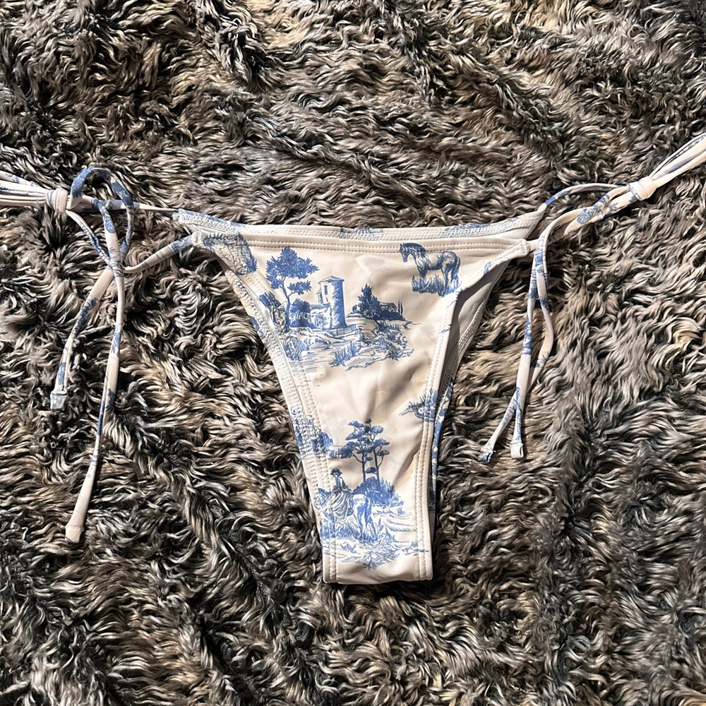 Cider Blue and Cream Toile Strappy Bikini Bottom | NWOT | Women’s L